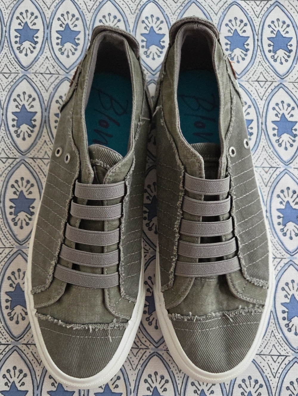 Casual Olive Green Slip-On Women’s Sneakers
